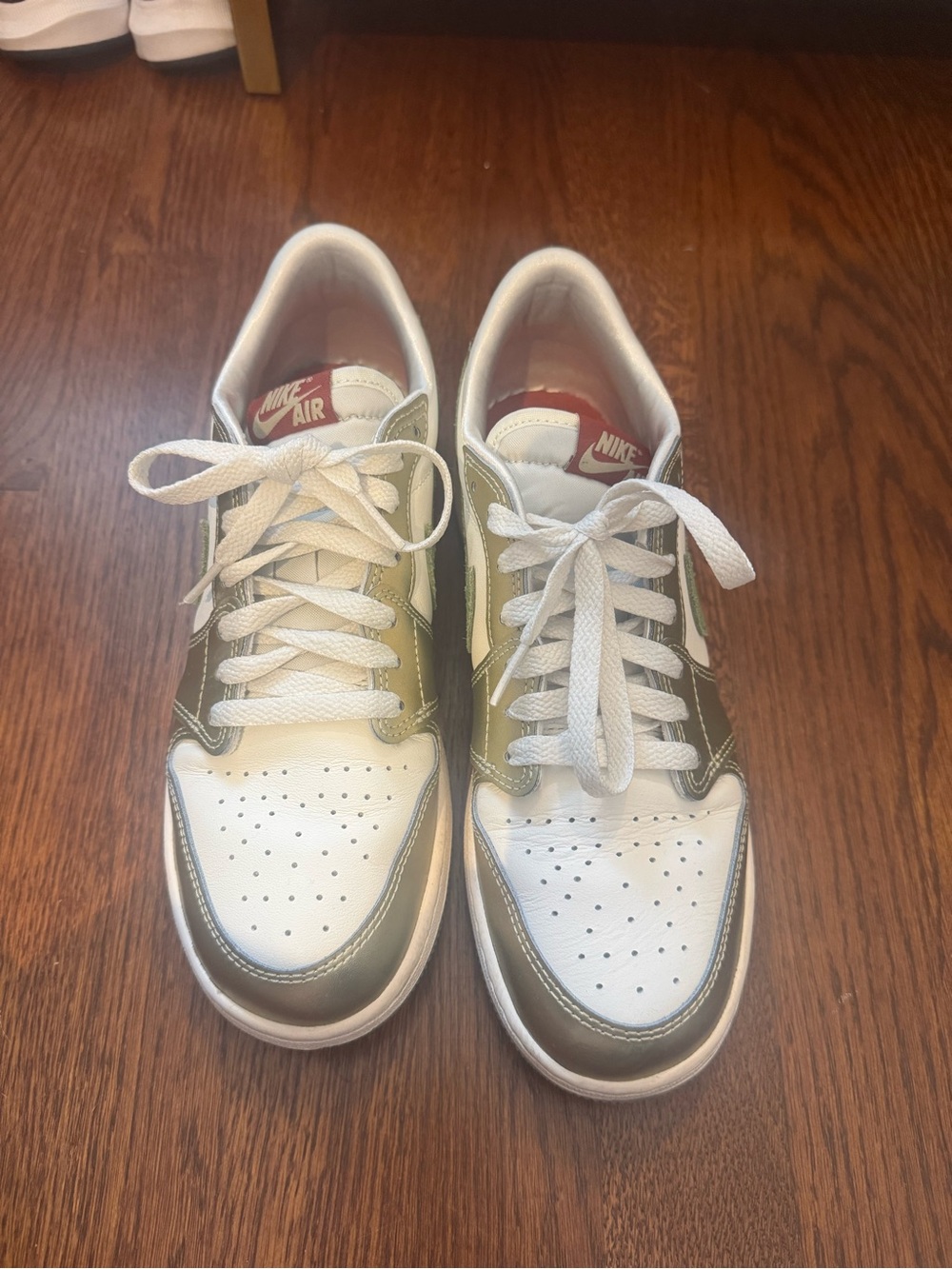 Nike Low-Top Sneakers — White, Olive & Red Accents
